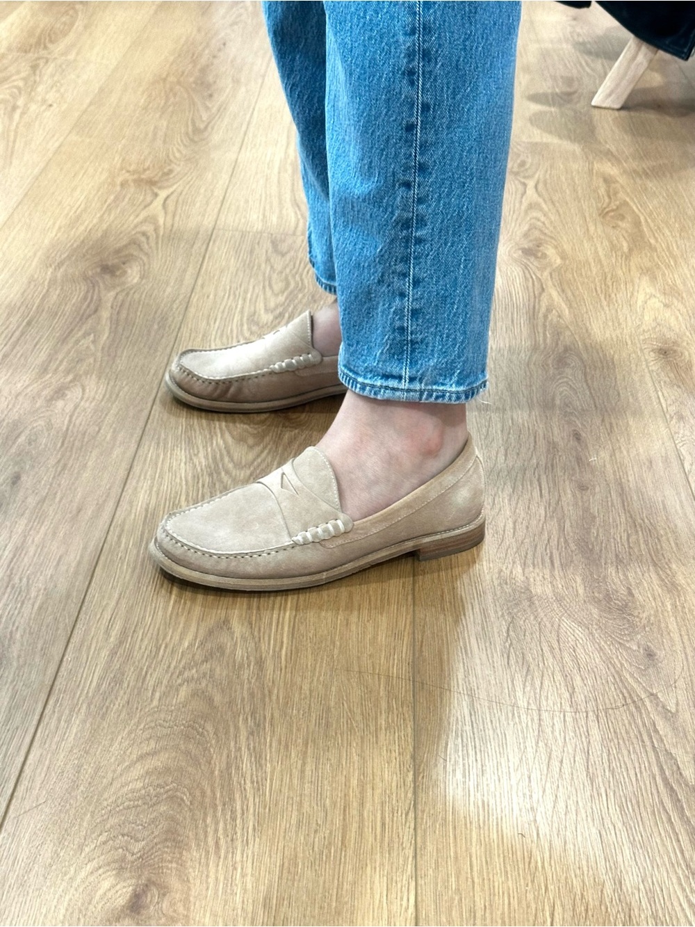 Stuart Weitzman Women's Tan Suede Loafers 8.5 - Picture 3 of 5